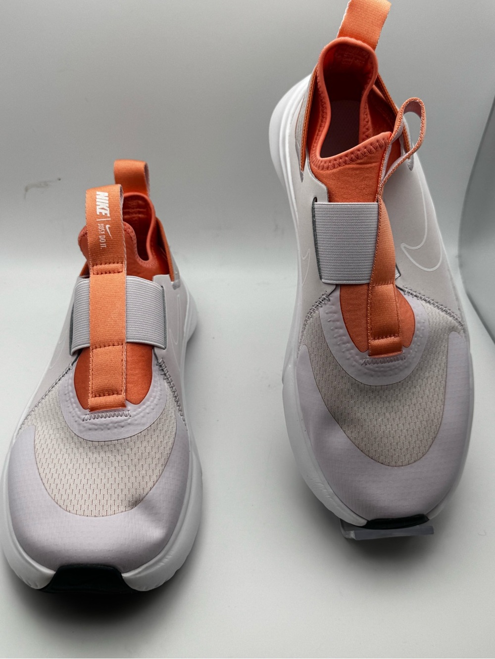 Nike Girls Flex Slip-On Sneakers in Peach and White size 6Y - Picture 3 of 6